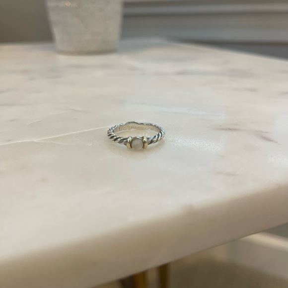 David Yurman Cable Classics Ring with 14k Yellow Gold and Pearl - Size 5 - Picture 4 of 6